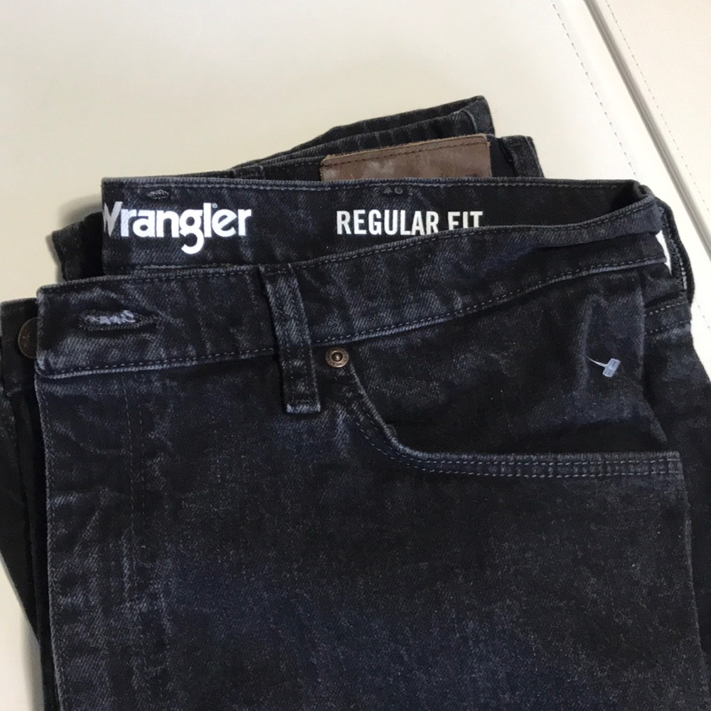 Wrangler Men’s jeans Black New w/o tag 38x32 Reg